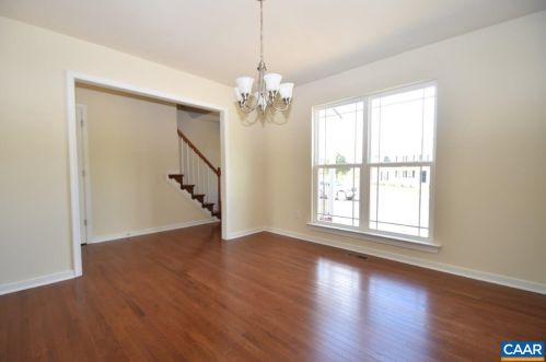 1071 Fox Hollow Ln, Bybee, VA 22963-4925