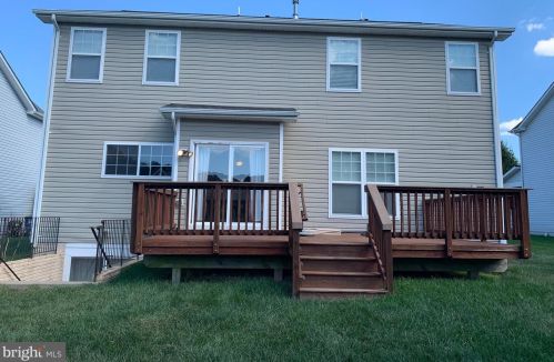 18538 Quantico Gateway Dr, Triangle, VA 22172-1773