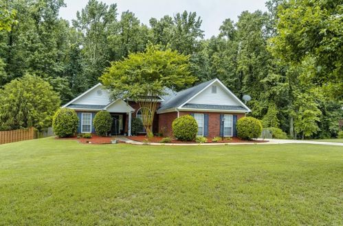 635 Morningside Dr, Stockbridge, GA 30281-2354