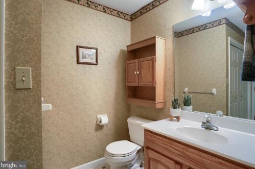 11 Mel Ron Ct, Carlisle PA  17015-8406 exterior