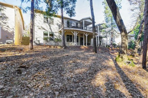 381 Eskaton Cir, Grass Valley, CA 95945-5743