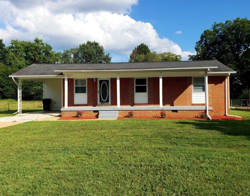 7706 Canyon Dr, Chattanooga, TN 37416-3201