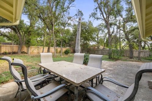 11905 Brookwood Rd, Austin TX  78750-2744 exterior