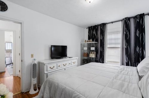 1753 Ellen St, Atlanta GA  30318-2711 exterior