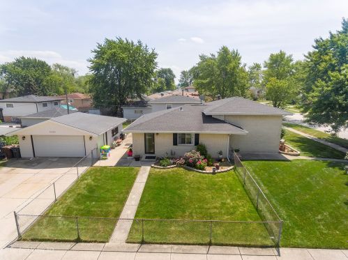 16485 Brockton Ln, Oak Forest, IL 60452-4316