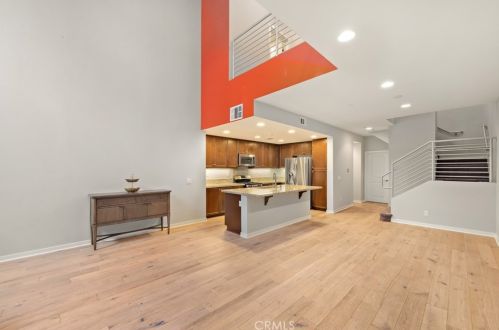 543 Rockefeller, Irvine CA  92612-7175 exterior