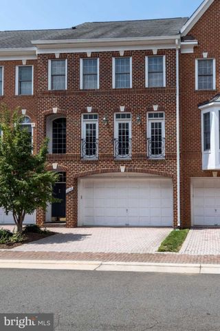 1330 Lawson Ln, Mc Lean, VA 22101-3638