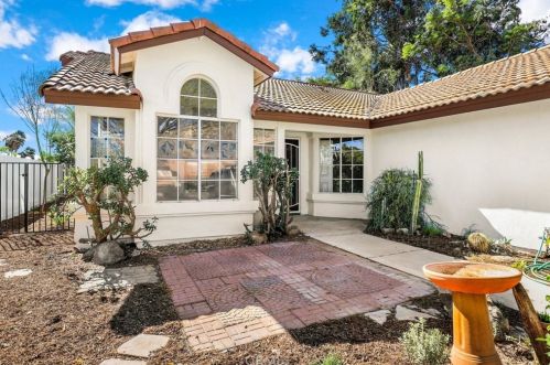 6670 Avenida Michaelinda, Riverside CA  92509-7227 exterior