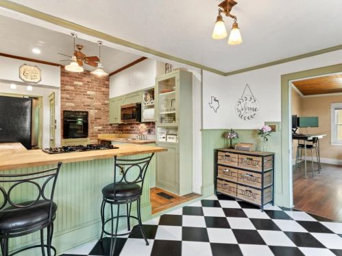 1724 5th Ave, Fort Worth TX  76110-6407 exterior