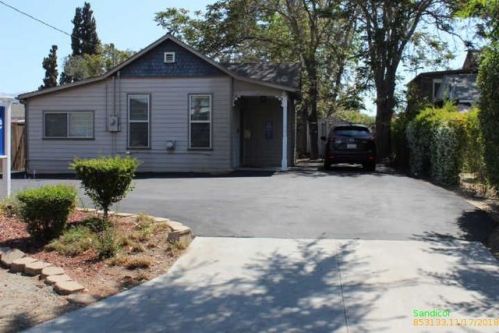 9827 River St, Lakeside, CA 92040-3113