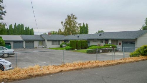 702 72nd Ave, Yakima, WA 98908-1823