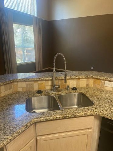 7013 Van Gogh Dr, Plano TX  75093-8421 exterior