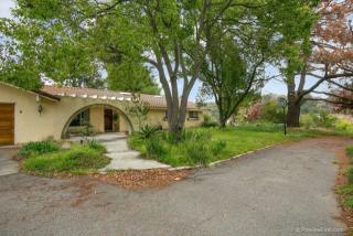 10135 Rancho Roble Rd, Escondido, CA 92026-7315
