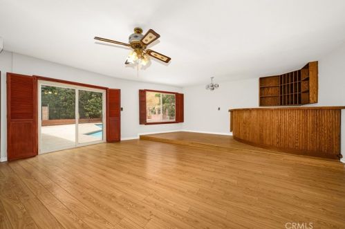 231 Sleepy Holw Dr, Glendale CA 91206-4727 exterior