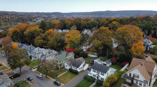 81 Revere St, Waterbury, CT 06708-2219