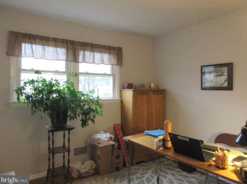 25 Lumar Rd, Trenton NJ 08648-3139 exterior