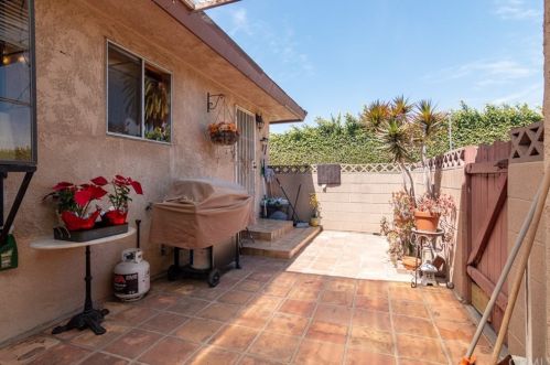 4151 132 St, Hawthorne CA 90250-5904 exterior