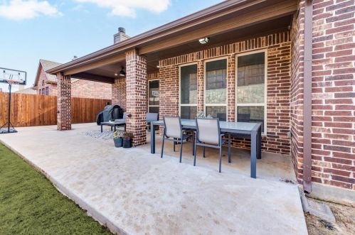 6825 San Luis Trl, Fort Worth TX  76131 exterior