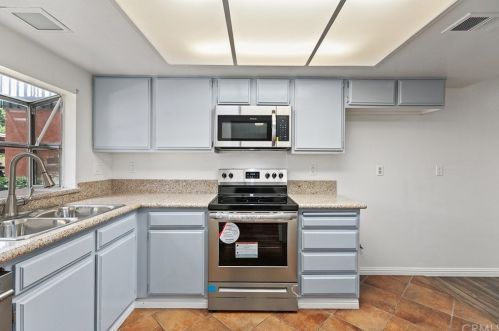 6822 Alondra Blvd, Paramount, CA 90723-3755