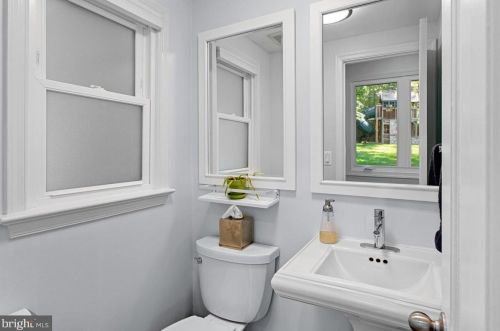 1314 Dl Dr, Silver Spring MD 20910-1601 exterior