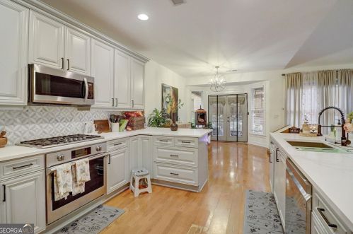 6355 Glen Oaks Ln, Atlanta GA  30328-8200 exterior