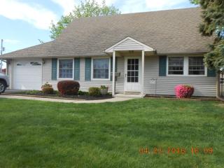23 Canary Rd, Levittown PA  19057-1601 exterior