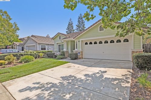 565 Saddleback Cir, Livermore, CA 94551-0714