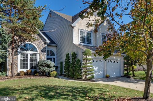 31 Barton Way, Mount Laurel, NJ 08054-5224