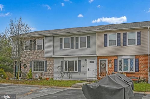 1670 Douglas Dr, Carlisle, PA 17013-1078
