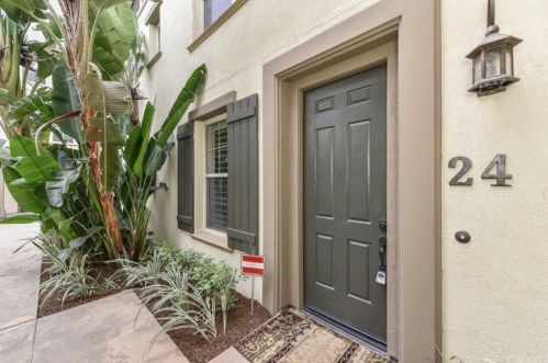24 Vintage, Irvine CA  92620-3409 exterior