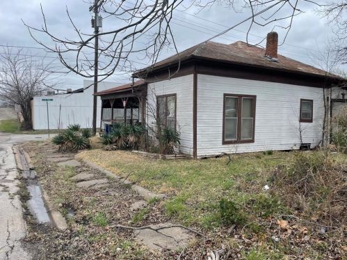 2703 Spencer St, Greenville, TX 75401-4138
