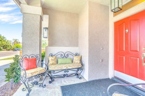 1746 Fir Dr, Los Banos CA 93635-5236 exterior