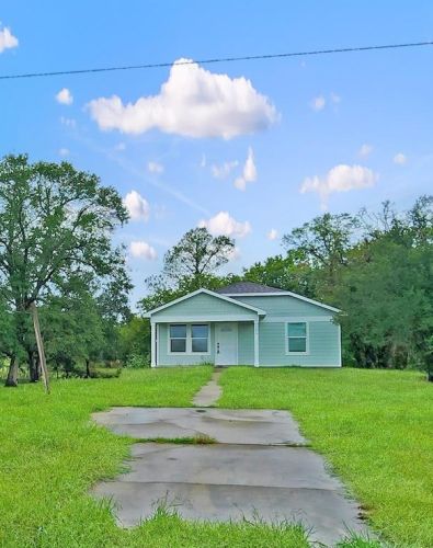 5906 County Road 208, Danbury, TX 77534-8831