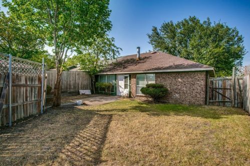 114 Amberway Ln, Garland TX 75040-3755 exterior