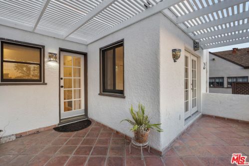 1125 Cedar St, Glendale CA  91207-1728 exterior
