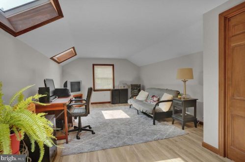 202 Suncrest Rd, Lancaster PA  17601-4835 exterior