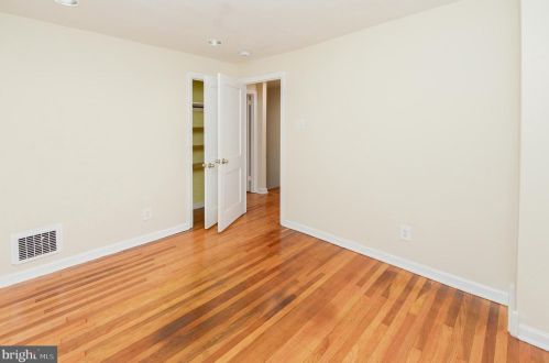 302 Cooper Ave, Camden NJ 08107-2107 exterior