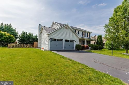 109 Oberlin Dr, Falling Waters, WV 25419-4677