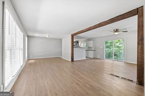 2916 Handy Dr, Atlanta GA  30318-7239 exterior