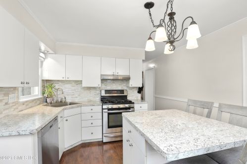 99 Monica Rd, Greenwich CT  06831-5024 exterior