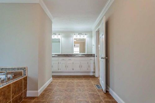 2528 Country Club Dr, Conyers GA  30013-4959 exterior