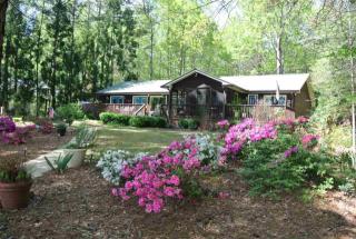 1621 Morgan Dr, Buckhead, GA 30625-2221