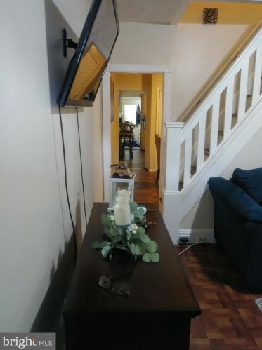 125 Hobart Ave, Trenton, NJ 08629-1732