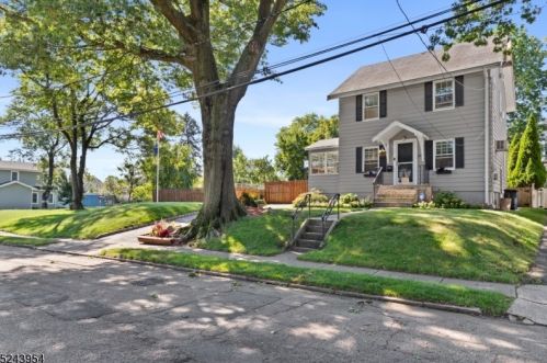 87 Race St, Nutley, NJ 07110-2652