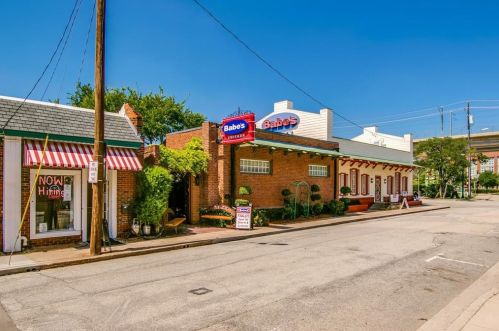 1544 Jackson St, Carrollton TX 75006-6255 exterior