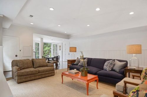 2672 Ellwood Dr, Atlanta GA  30305-3866 exterior