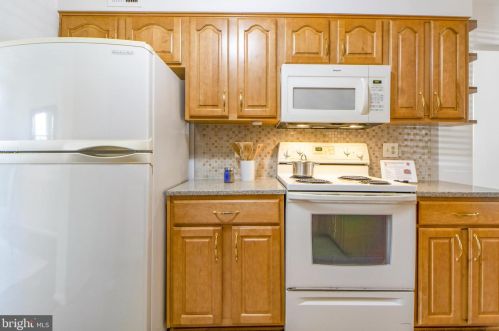 2017 Featherwood St, Silver Spring MD 20904-6643 exterior