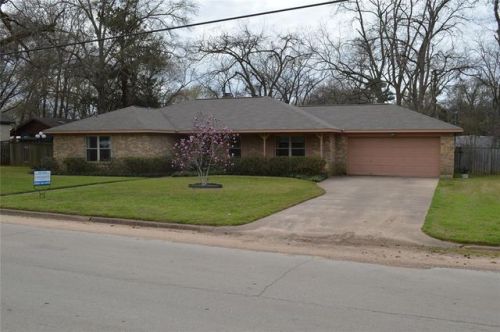 407 7th St, Mapleton, TX 75835-1621