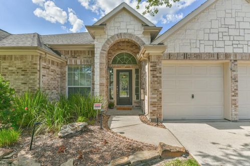 3211 Barry Moore Dr, Pearland, TX 77581-1717