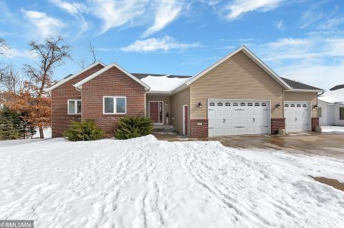 1113 Oak Pond Dr, Sartell, MN 56377-4631